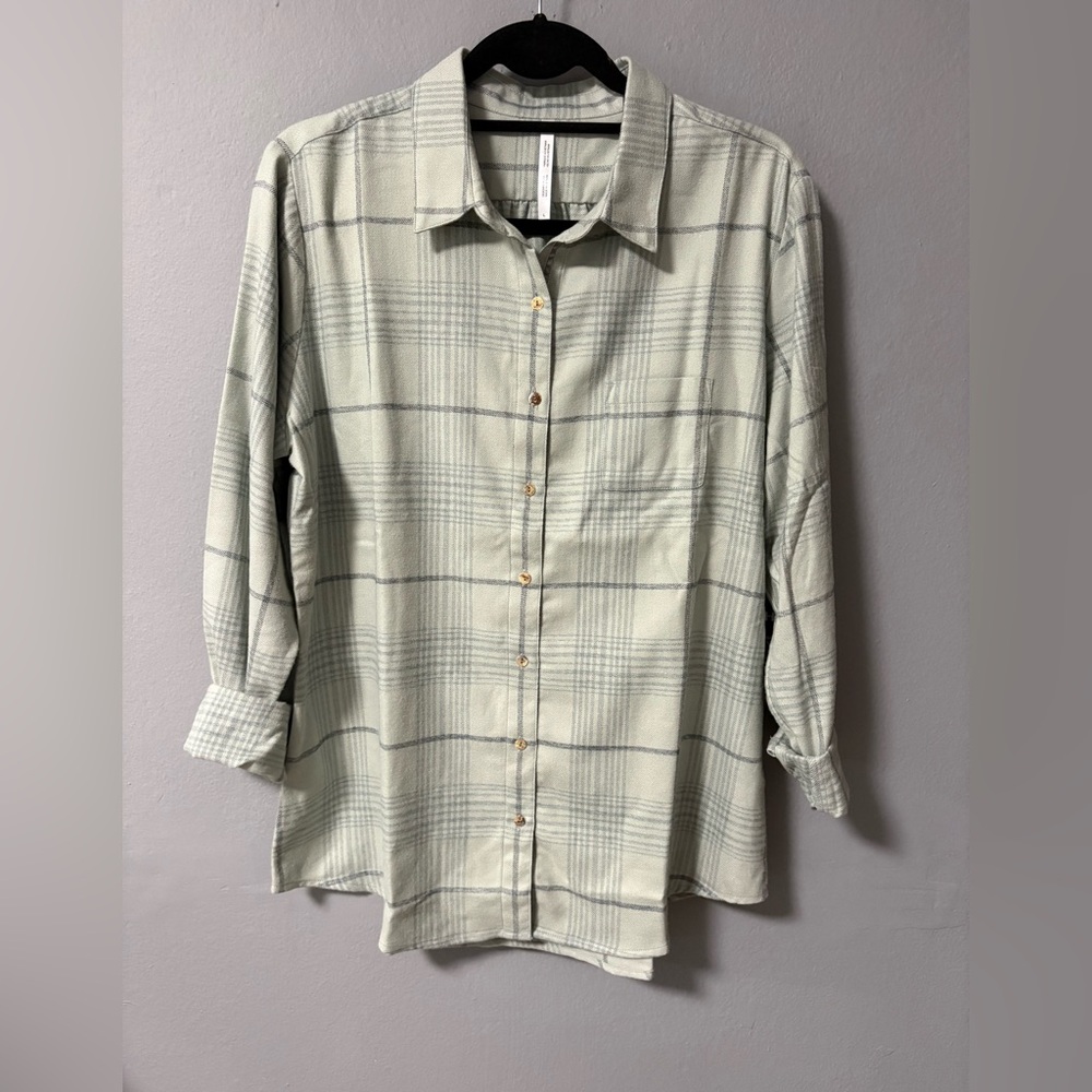 NWT Kuhls Womens Kamila Button Down Flannel in Mineral Blue. Size Large